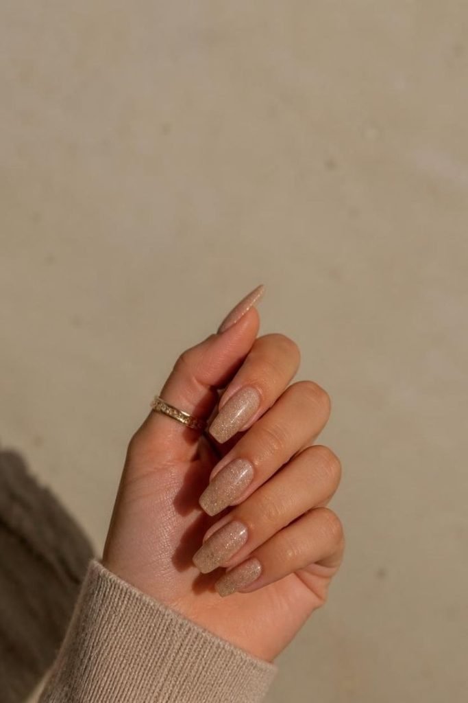sandy-shimmer-nails