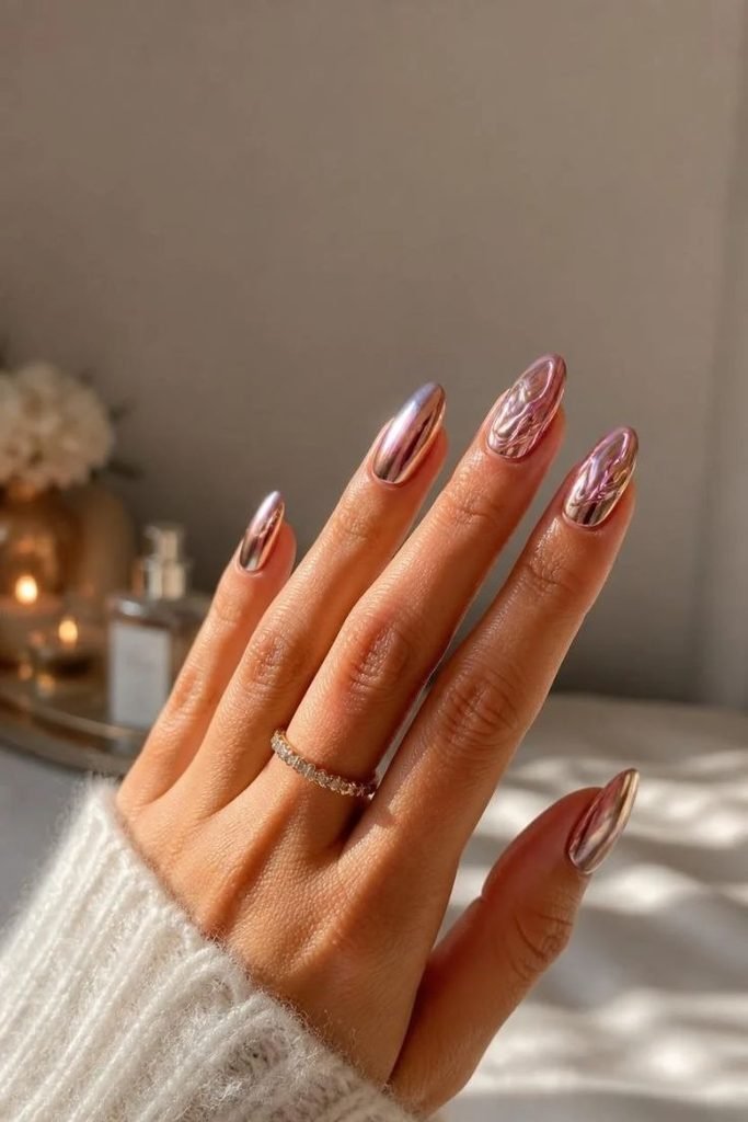 chrome-swirl-nails