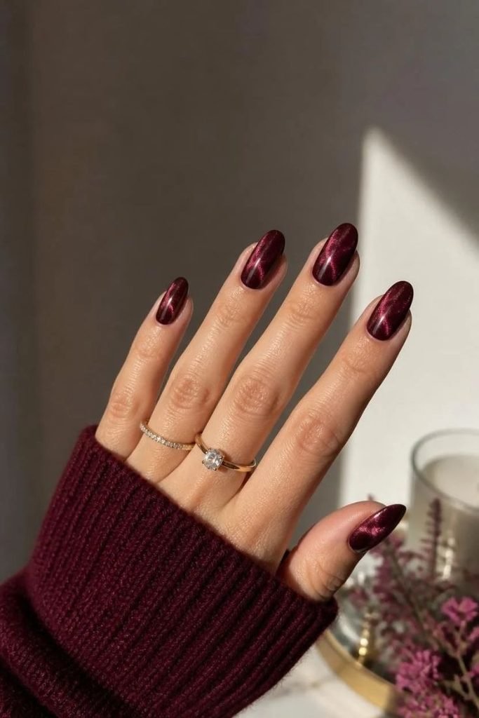 burgundy-cat-eye-nails