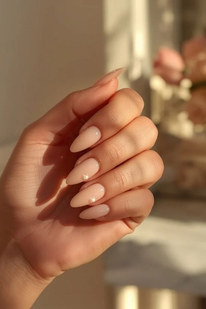 nude-nails-with-tiny-pearls