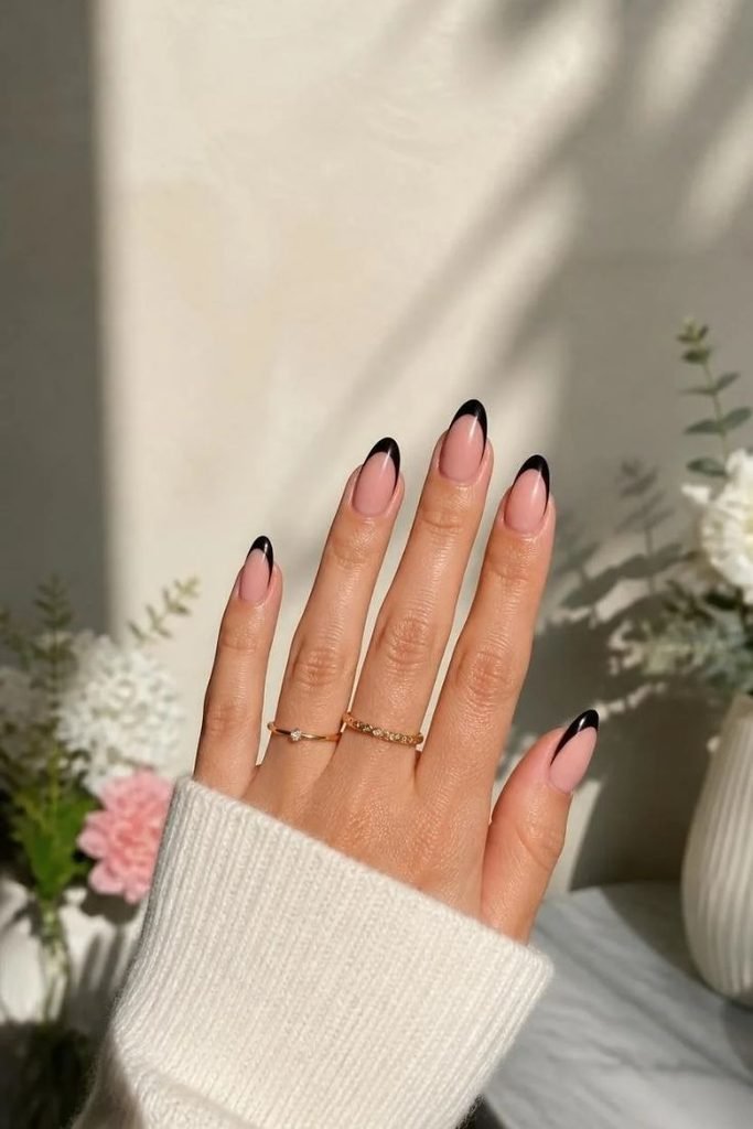 elegant-black-french-tips